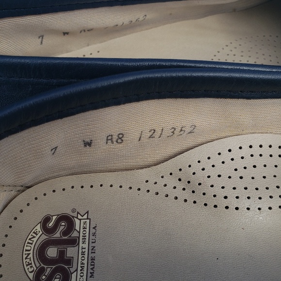 S.A.S. navy Simplify slip on sz 7 - Picture 3 of 7